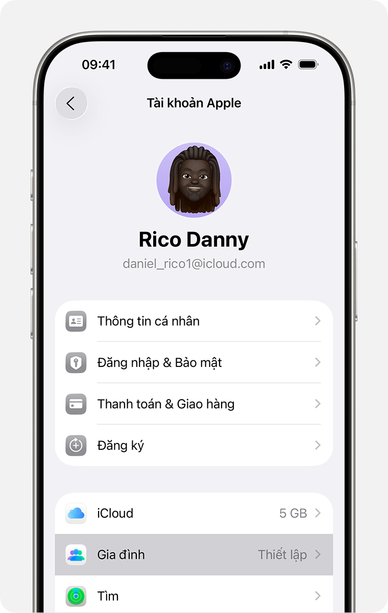 Màn hình iPhone hiển thị các bước thiết lập tính năng Chia sẻ trong gia đình.