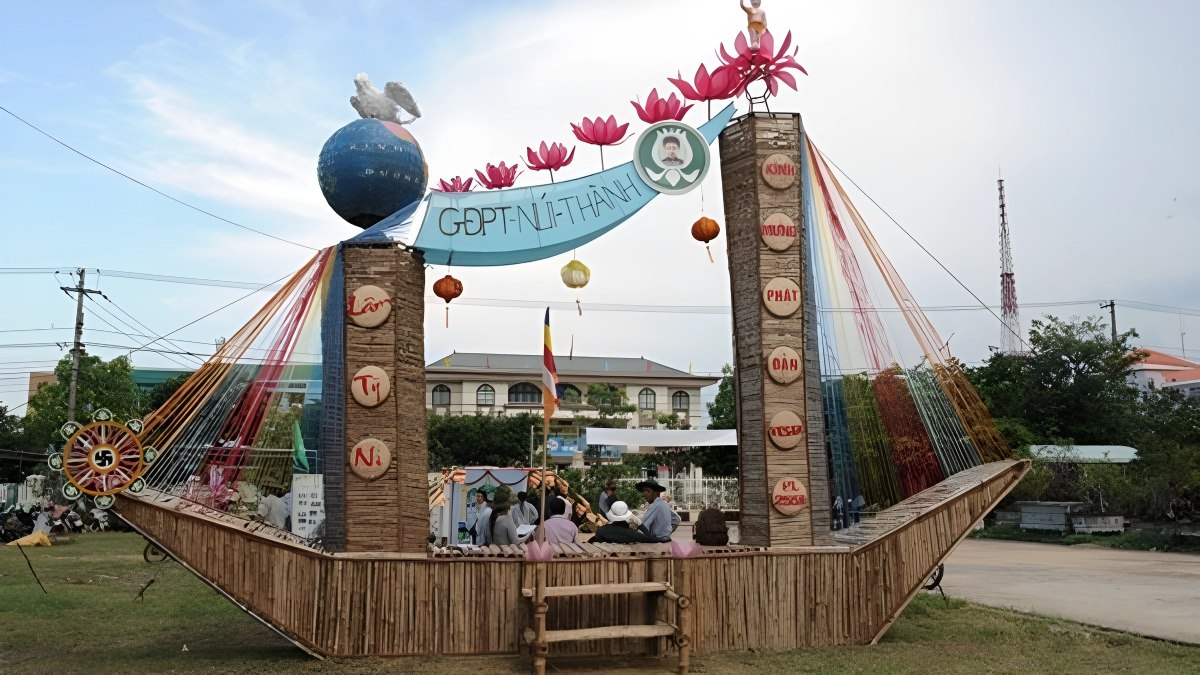 Cổng trại 26/3 đẹp nhất