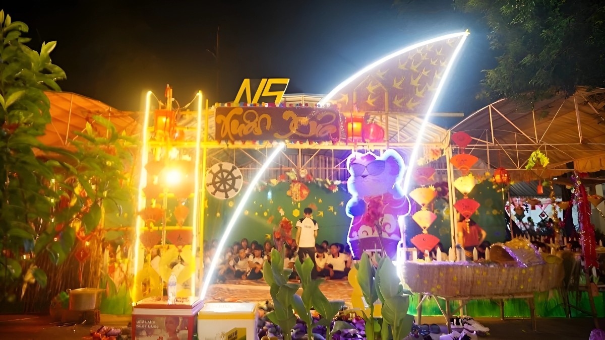 Trang trí cổng trại 26/3