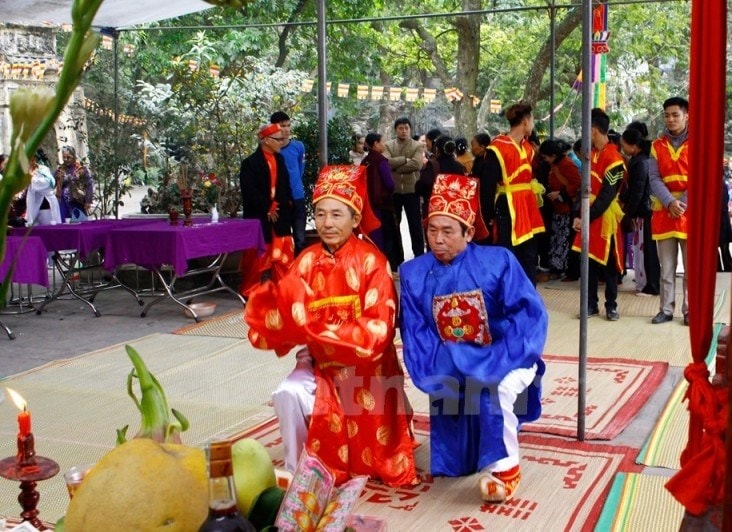 Lễ bái Phật trong Lễ hội Chùa Trầm (Ảnh tư liệu)