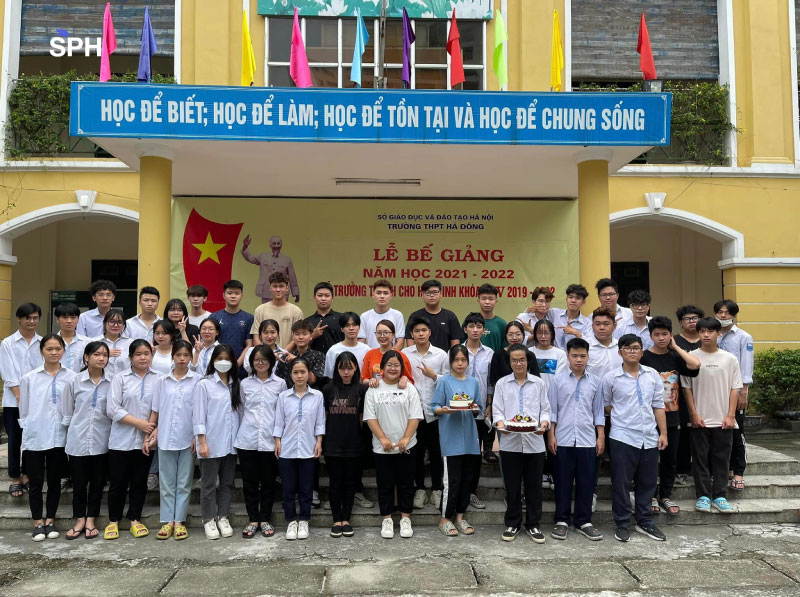 truong thpt ha dong la truong cong hay tu
