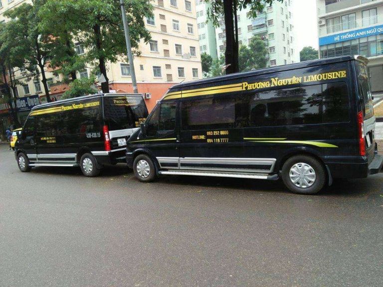 Với màu đen sang trọng, nhà xe Phương Nguyên Limousine vô cùng nổi bật trên chuyến hành trình kéo dài 3 tiếng đồng hồ