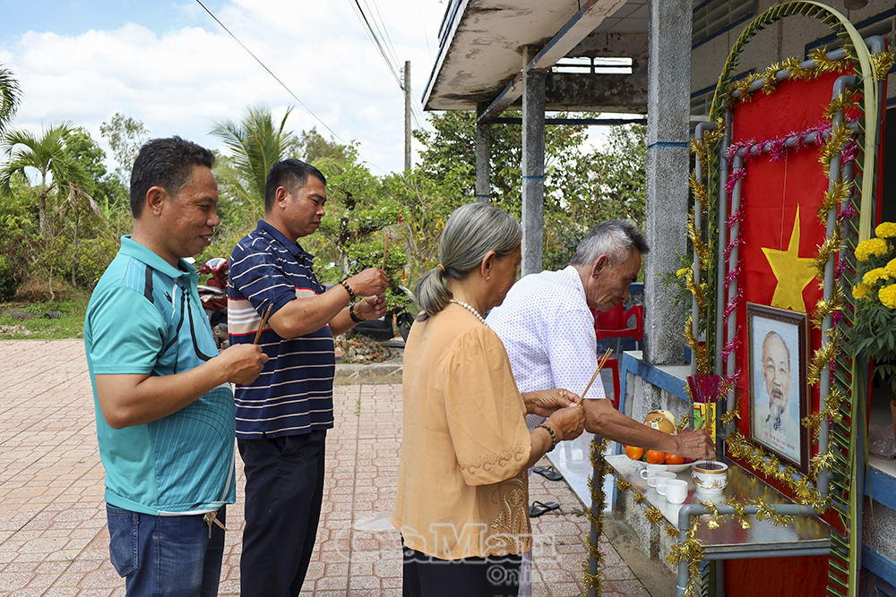 ban tho to quoc trong trai 2