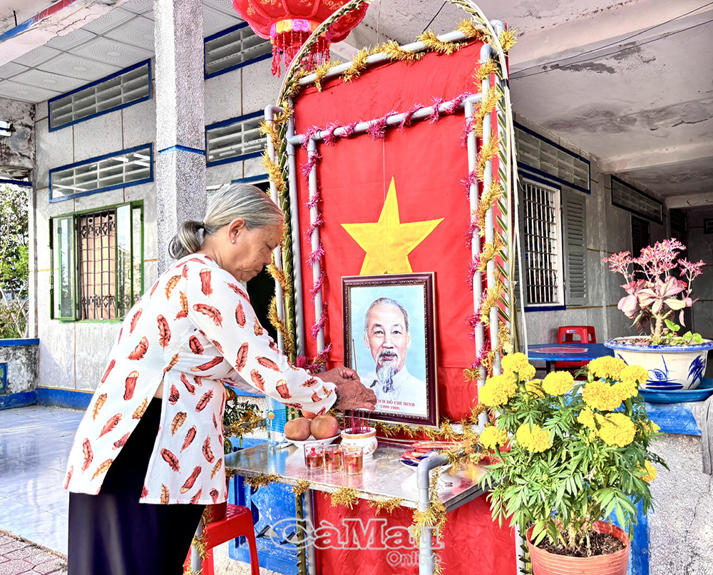 ban tho to quoc trong trai