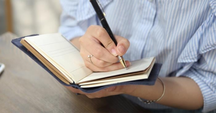 Cách viết phương hướng và biện pháp khắc phục hạn chế, khuyết điểm trong bản kiểm điểm đảng viên cuối năm 2023