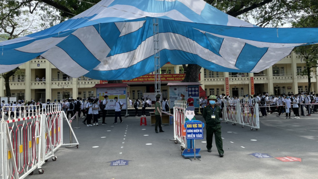 cac de van nghi luan ve bai tho bep lua 4