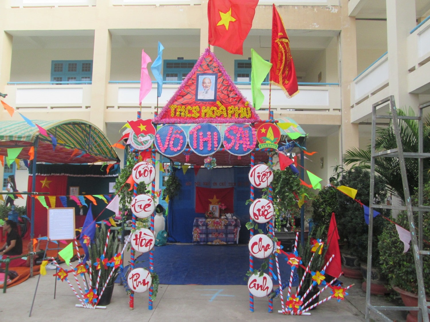 Mẫu cổng trại 26/3 đẹp nhất
