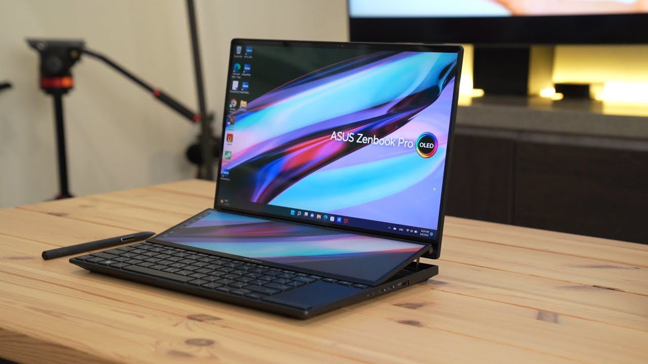 Một ưu điểm rất lớn cho chiếc laptop này là sự linh hoạt, độc đáo của thiết kế bản lề