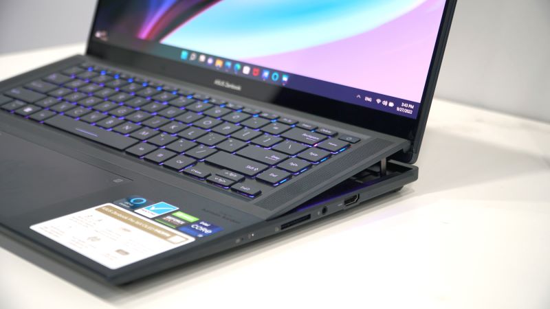 Laptop Studio sở hữu con chip Core i7 và GPU RTX 3050 Ti hiệu năng mạnh mẽ hơn