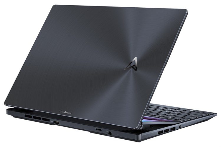 Người dùng có thể sử dụng Surface Laptop Studio như một chiếc laptop truyền thống hoặc tách rời màn hình và đặt trên bàn phím để sử dụng