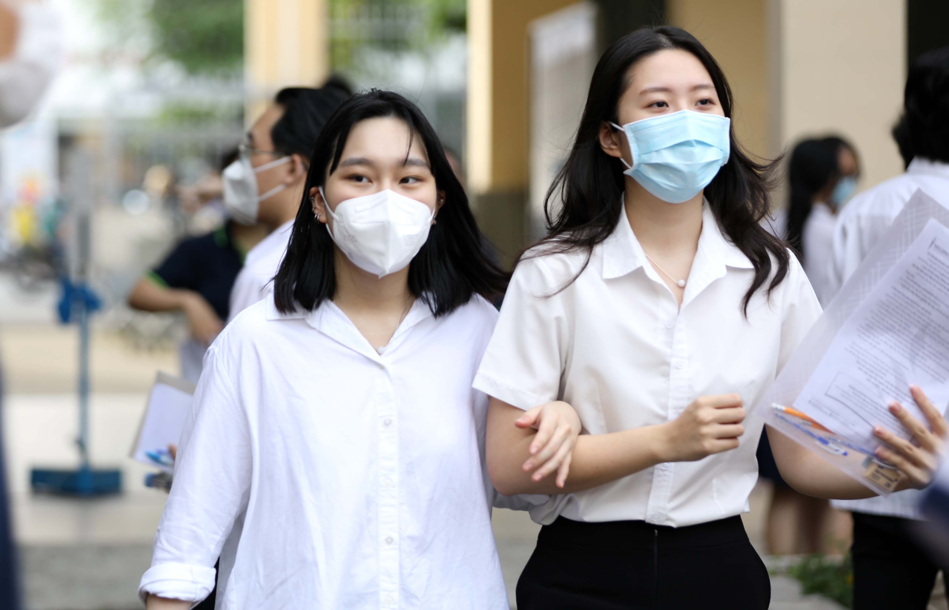 Thi tốt nghiệp THPT 2022: Đề văn quen thuộc, đề toán bất ngờ