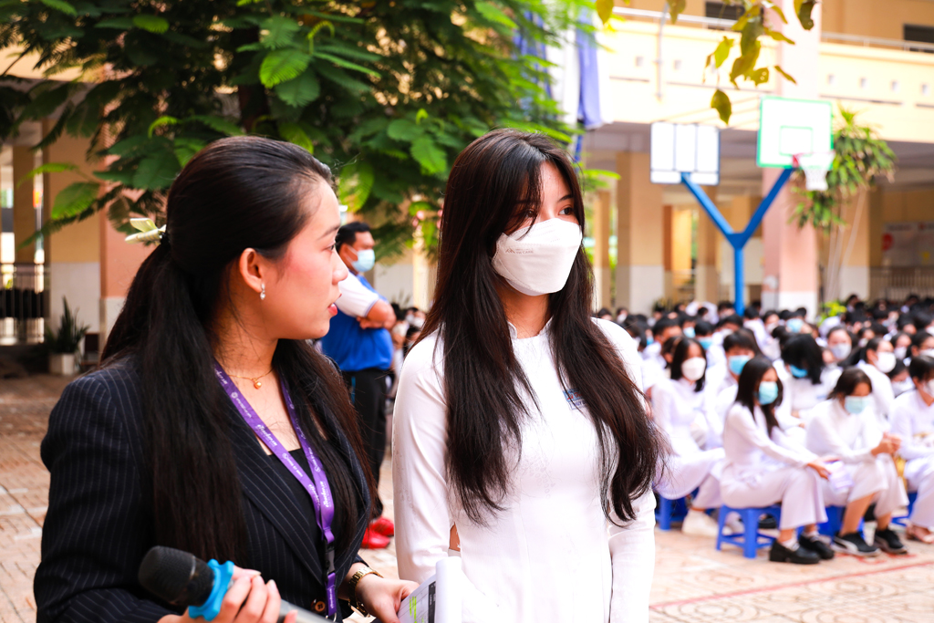 Lúc nào nên xin thêm giấy thi văn THPT: Tiết lộ bất ngờ từ thủ khoa