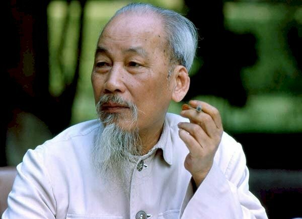 Hình ảnh Bác Hồ đẹp giản dị