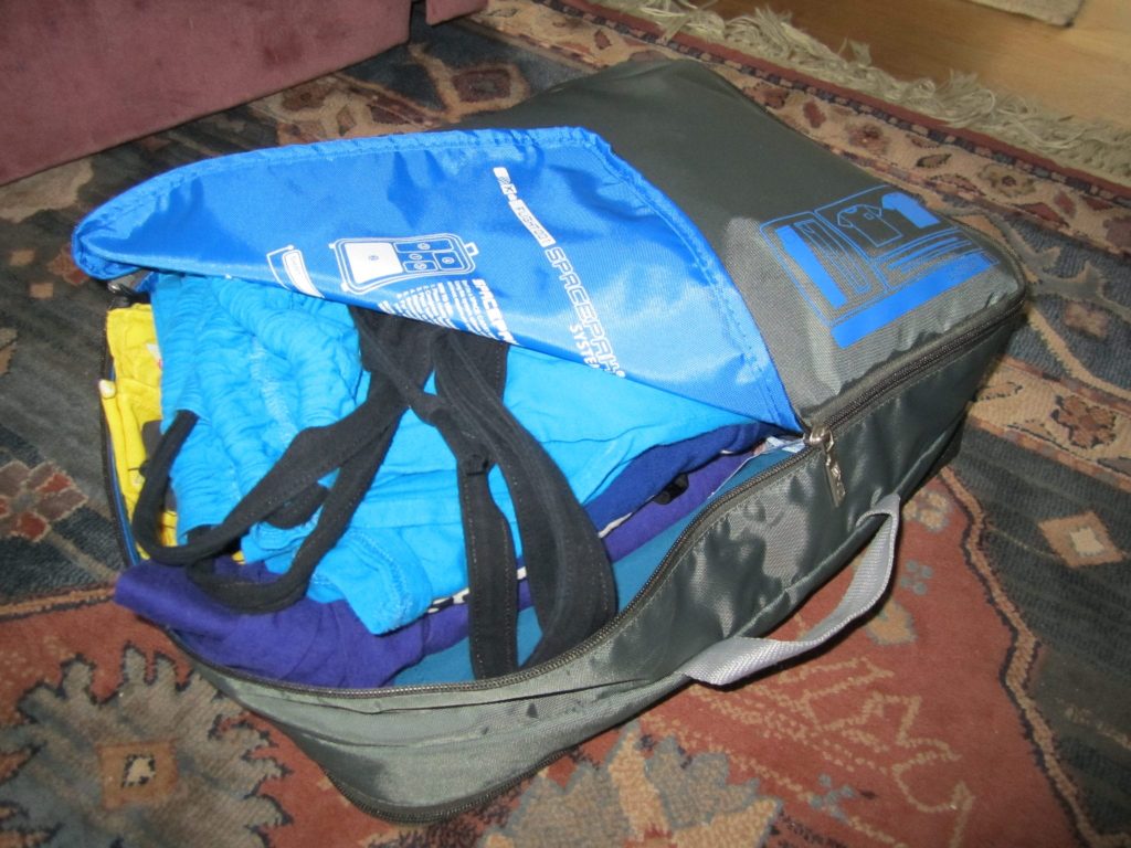 kate said i will help you carry your luggage 5