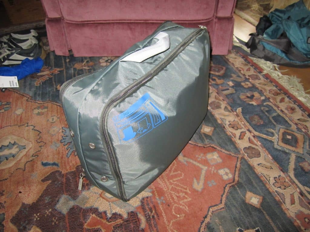 kate said i will help you carry your luggage 7