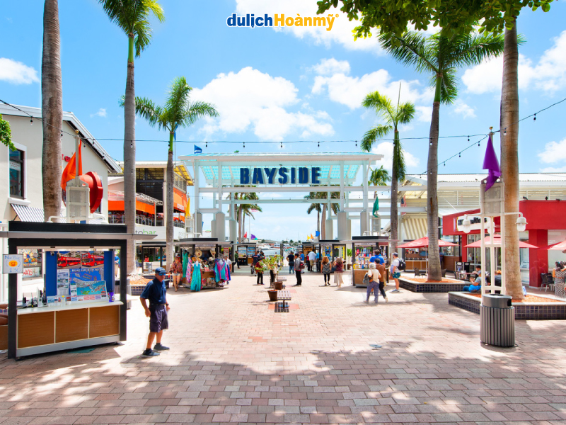 Bayside Marketplace - Nơi mua sắm lý tưởng khi du lịch Miami