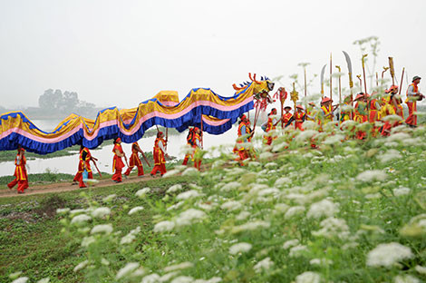 Lễ hội Hoa Lư. Ảnh: L.G.