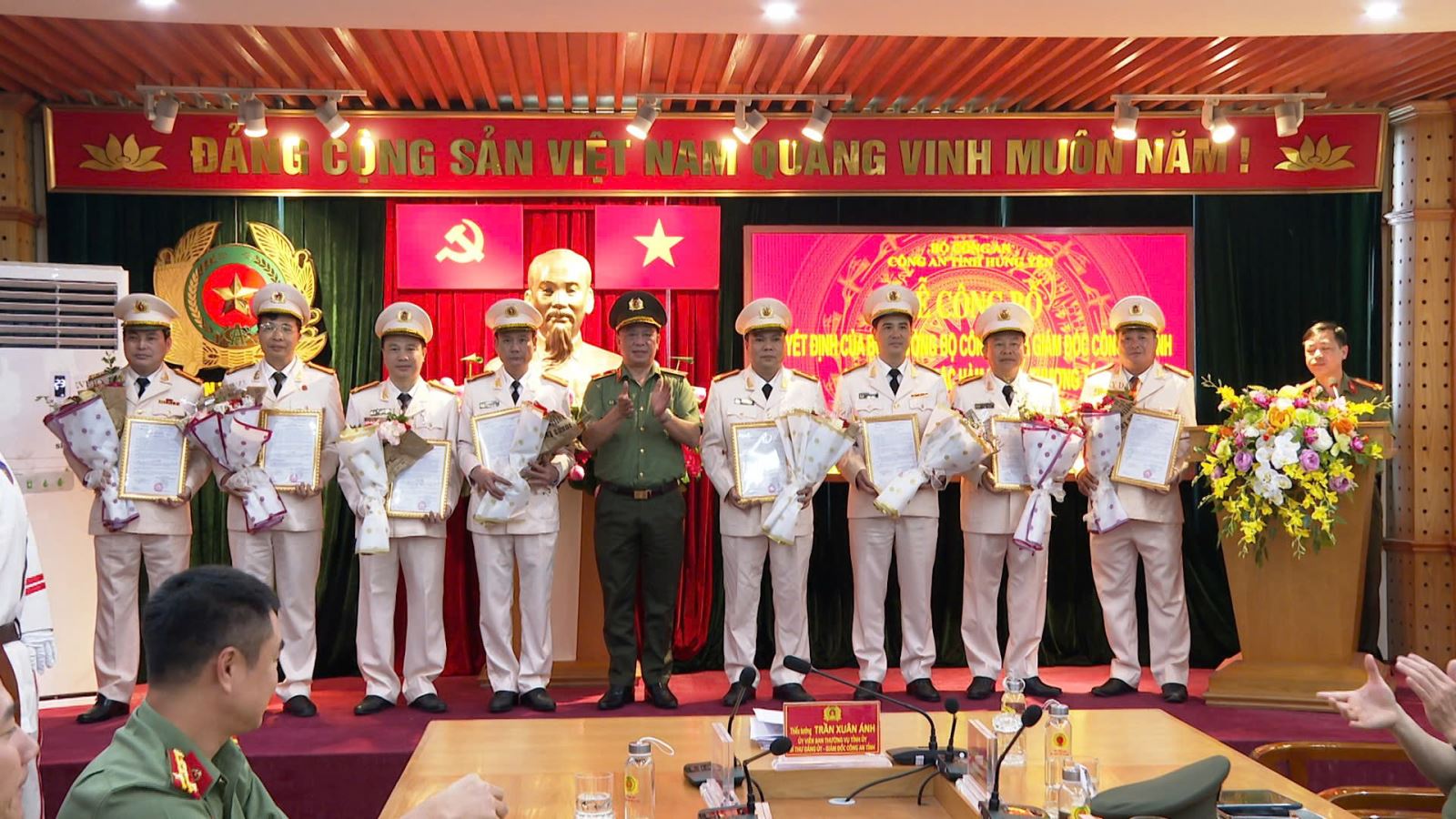 Công an tỉnh Hưng Yên có 18 đồng chí được thăng cấp bậc hàm Đại tá Công an nhân dân