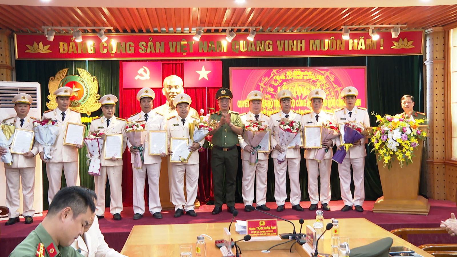 Công an tỉnh Hưng Yên có 18 đồng chí được thăng cấp bậc hàm Đại tá Công an nhân dân