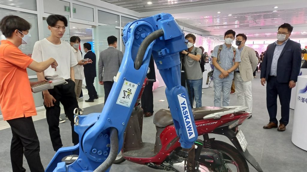 robot cong nghiep la gi 2