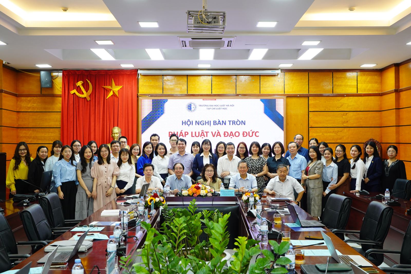 so sanh phap luat va dao duc