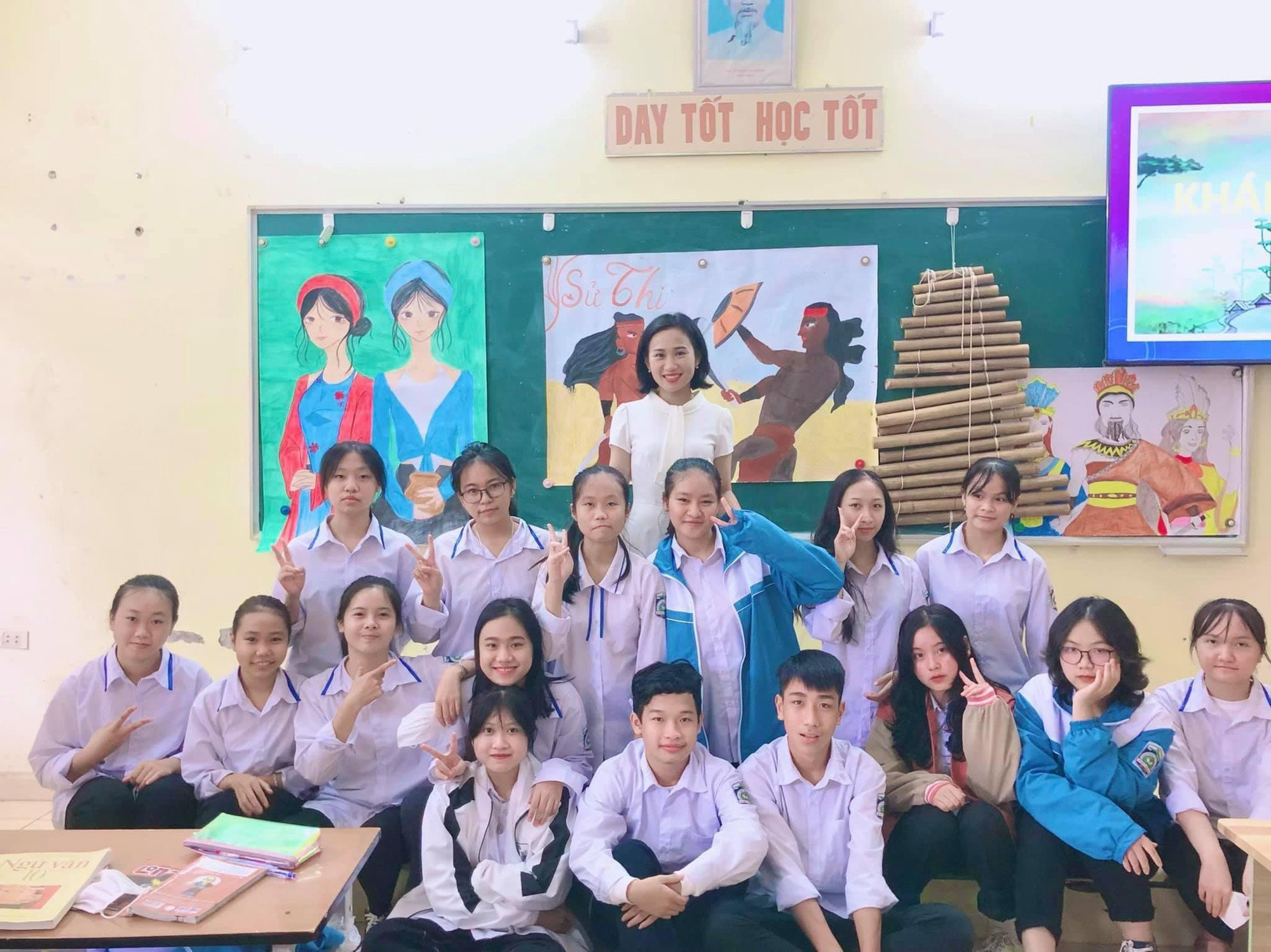 Theo cô Dung, sự mới mẻ và hấp dẫn song song với việc tiếp cận thể loại này chắc chắn không hề dễ dàng với cả giáo viên và học sinh (Ảnh: Phạm Linh)